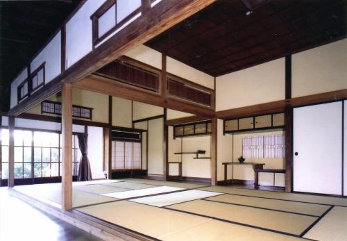 旧今井家住宅新館 1階座敷(撮影:田村収氏)