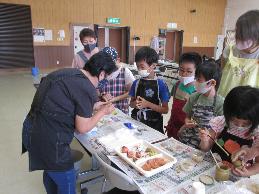 嵐南こども共和国土鈴作り