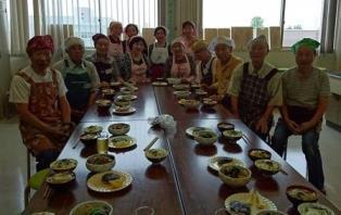 三中校区男の料理教室の様子