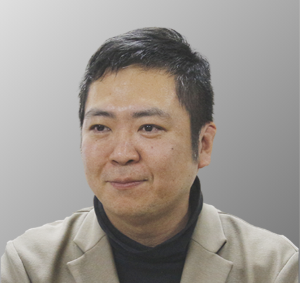 講師