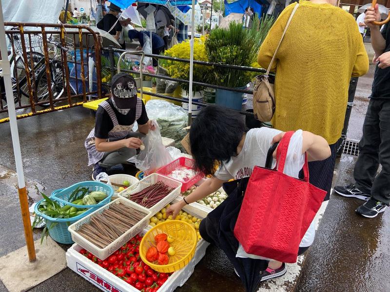 盆市の様子