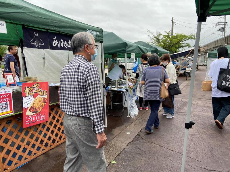 盆市の様子