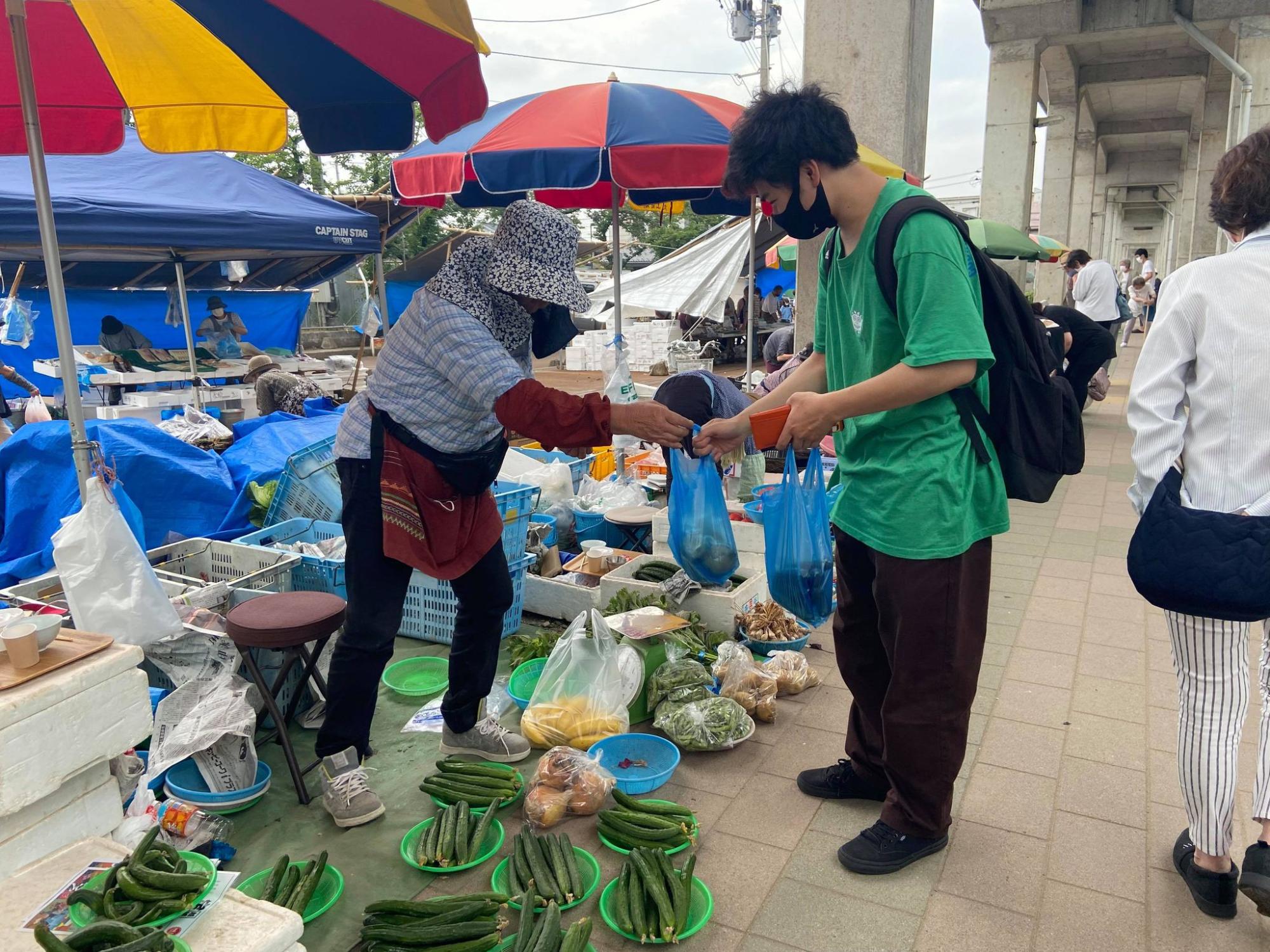 市場の様子