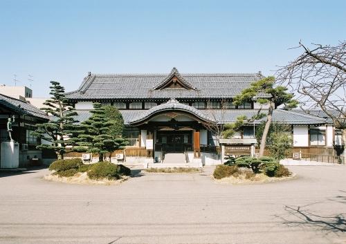 三条市歴史民俗産業資料館（旧武徳殿） 正面