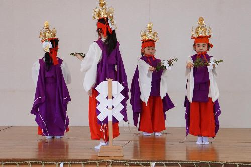 榊の舞（吉野屋 石動神社）