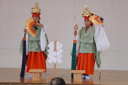 先稚児の舞（帯織 日枝神社）