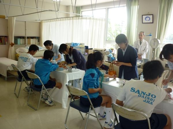 血液検査実施の様子