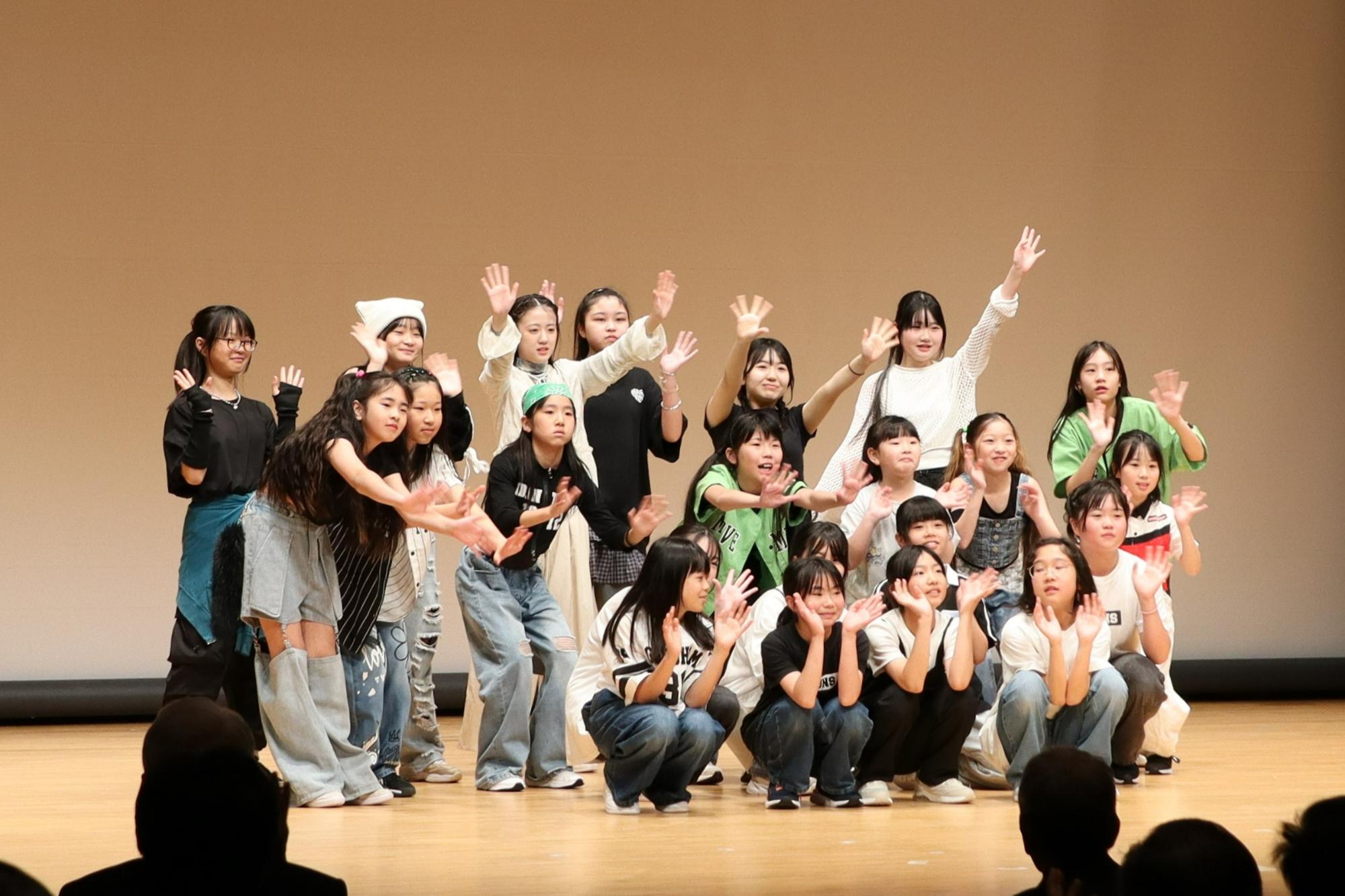 SUNS DANCE SCHOOL